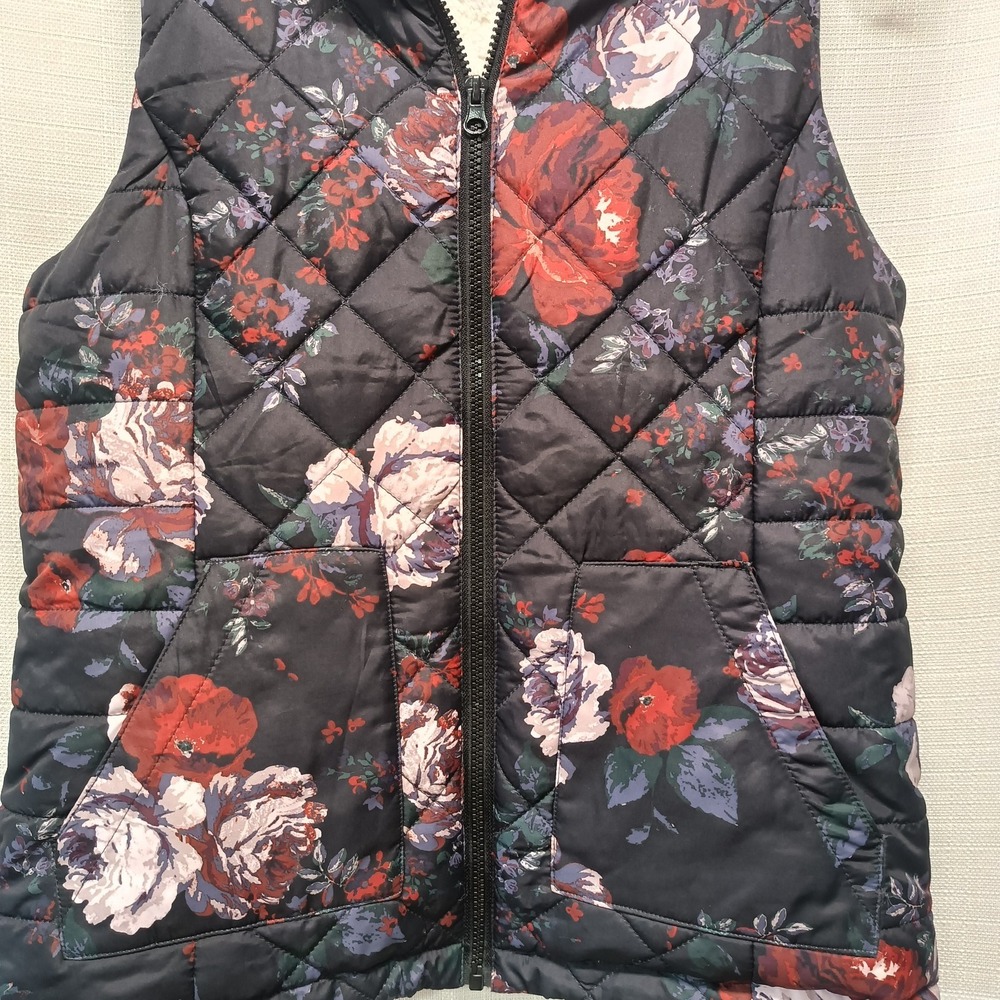 Maurices Women's S Navy Floral Faux Fur Lined Quilted Puffer Ski Vest Full Zip - Picture 2 of 5